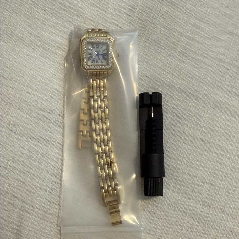 Panthere Classic Rectangle Stainless Steel
Gold Watch - Picture 15 of 16